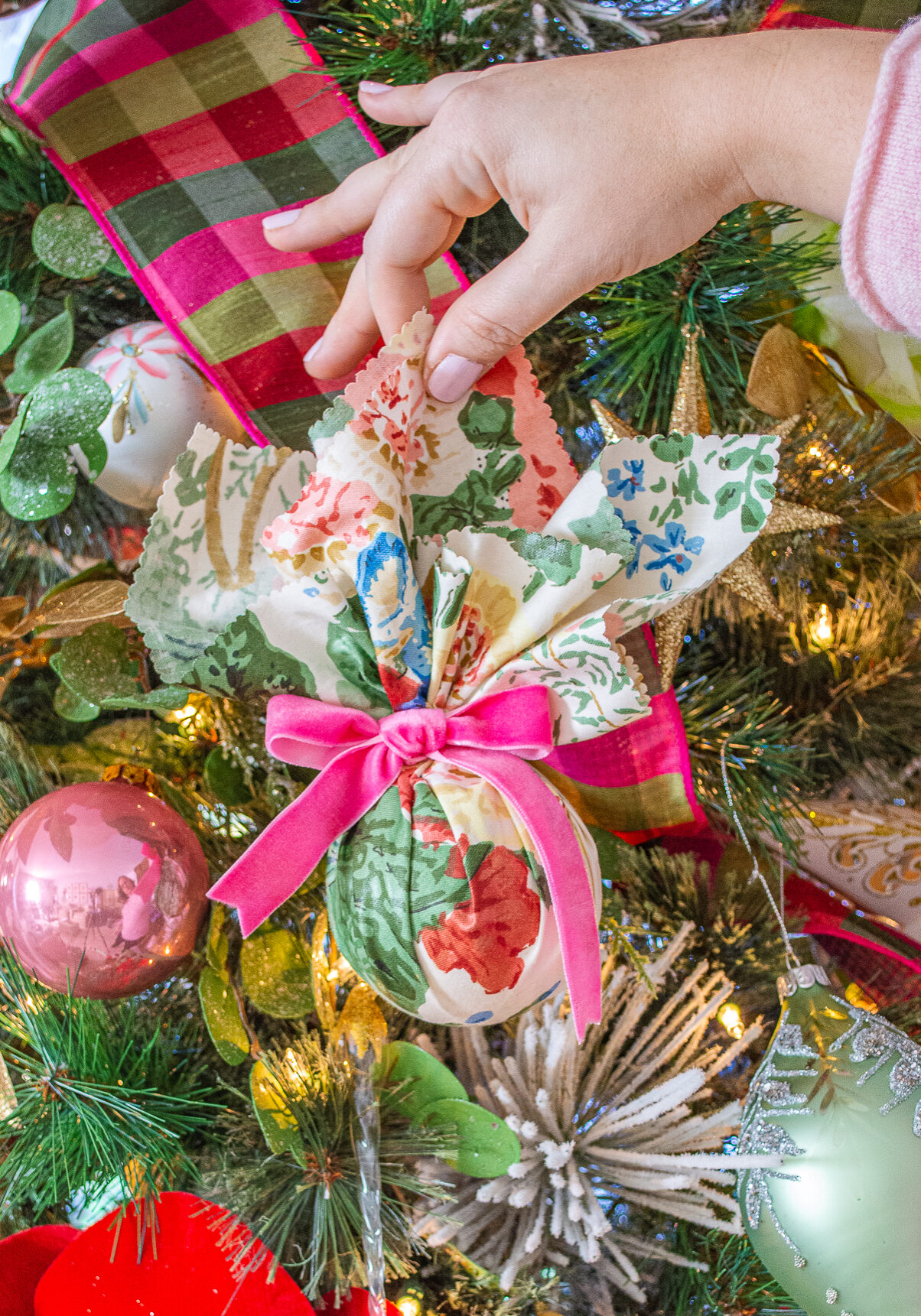 Chintz fabric Christmas ornament DIY with Lee Jofa Althea hollyhock fabric in blush