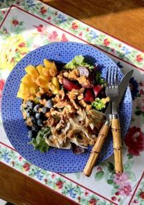 Healthy salad with insta shredded chicken